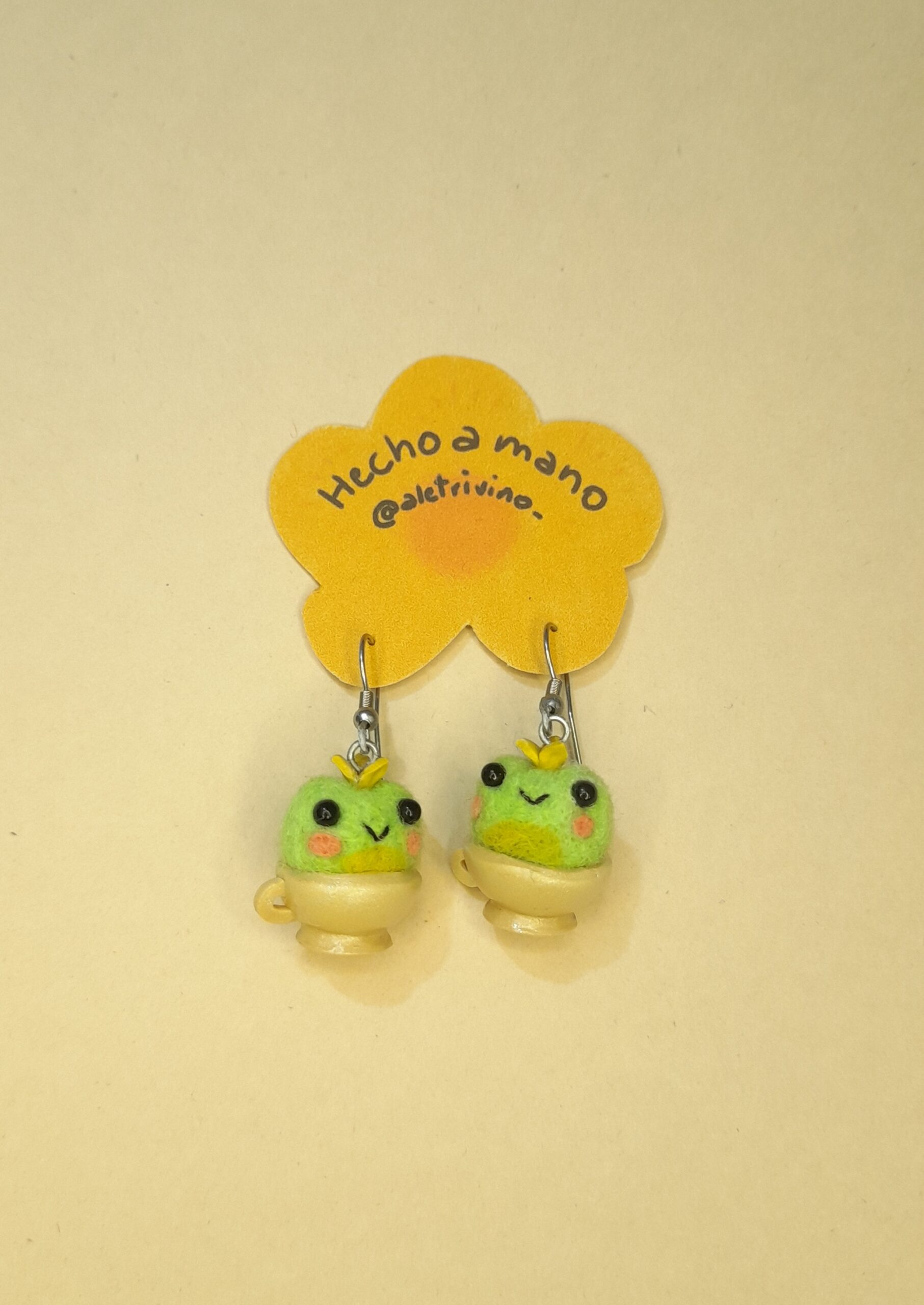 ARETES RANA EN TACITA: imagen 1