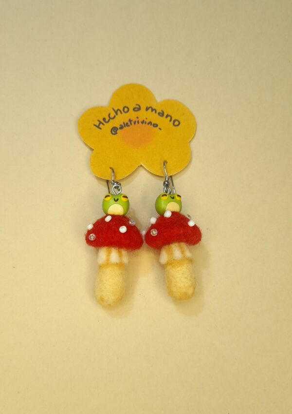 ARETES HONGOS Y MINI RANAS