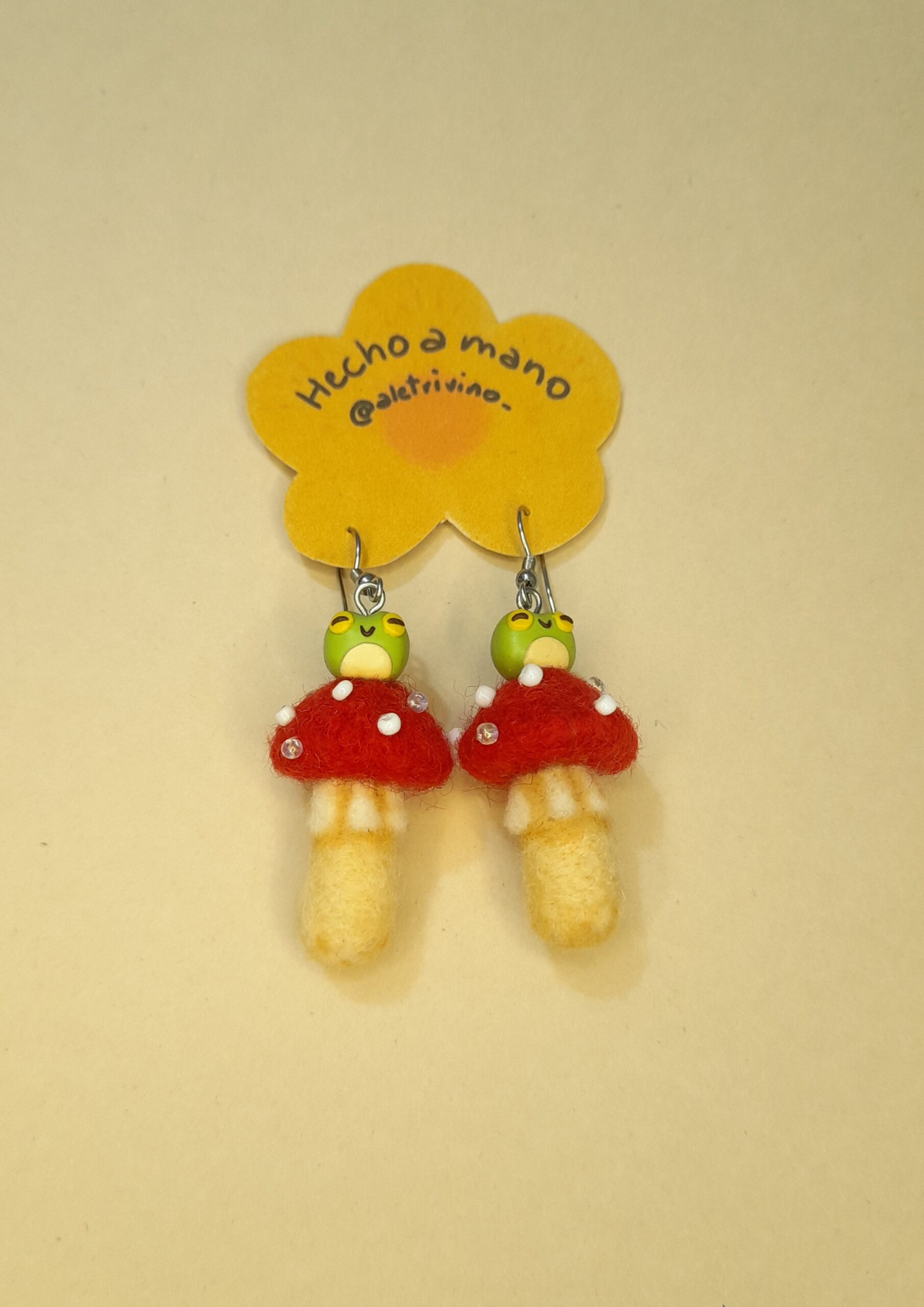 ARETES HONGOS Y MINI RANAS: imagen 1
